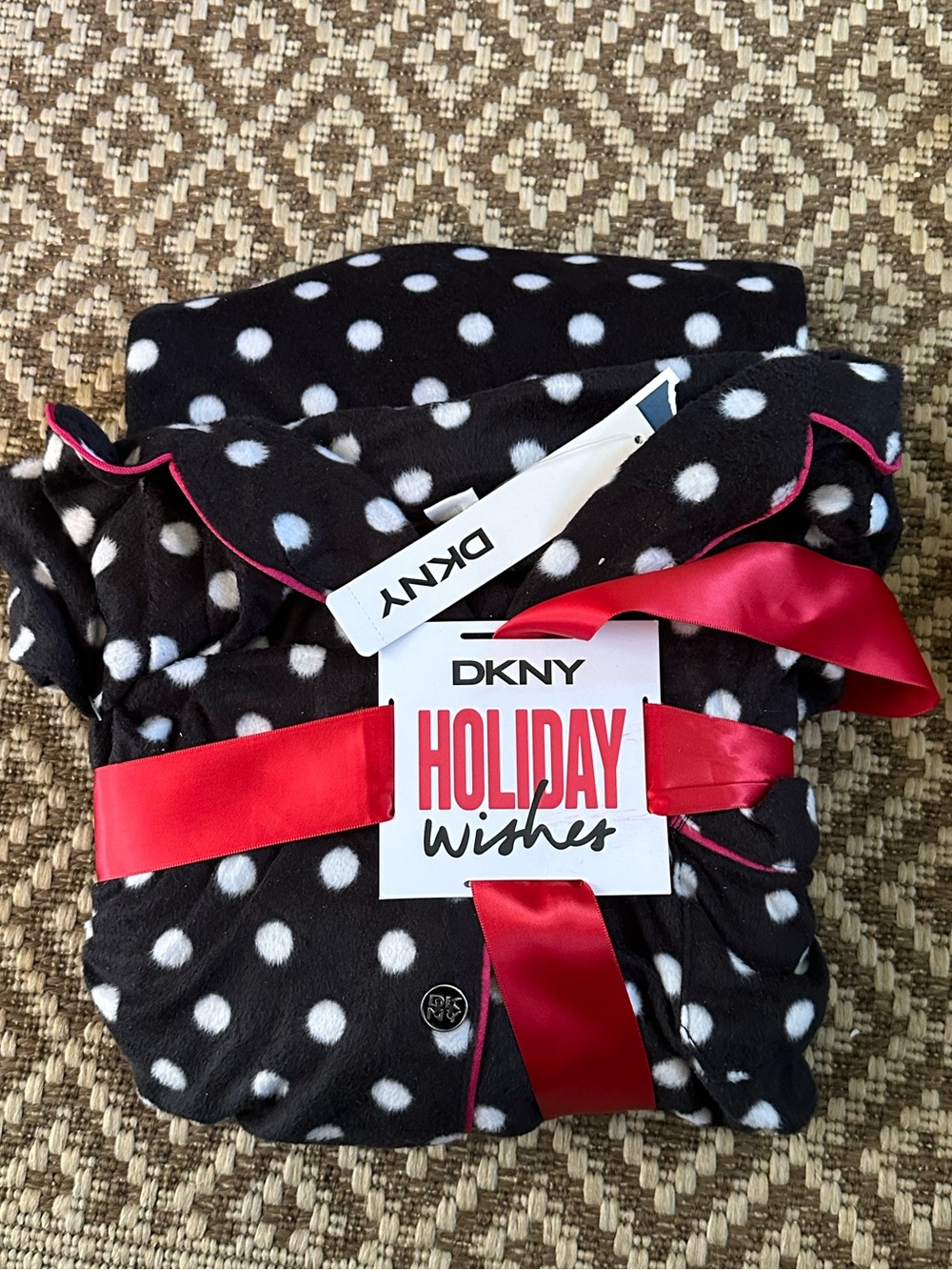 DKNY Black & White Polka Dot Fleece Pajama Set size XL